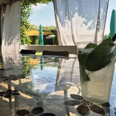 Trava Bed & Breakfast 3*