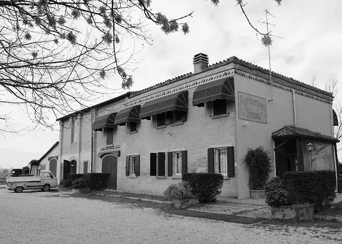 לינה וארוחת בוקר Trava Portoverrara